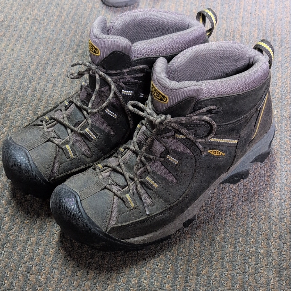 Keen Gray Athletic Shoes with Protective Toe and Traction